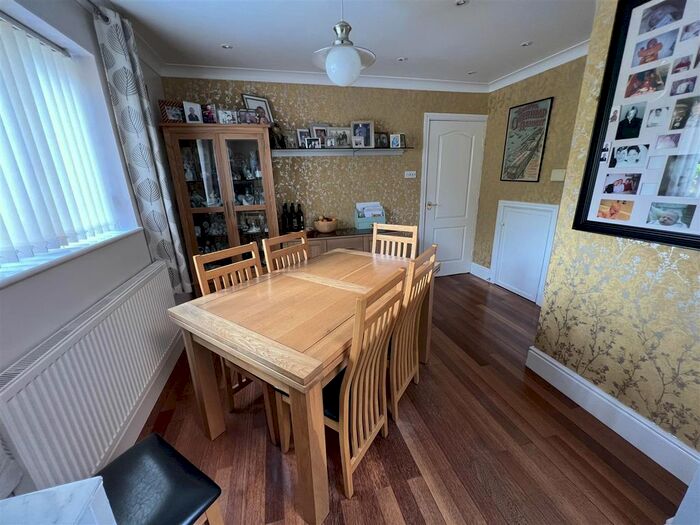 3 Bedroom Detached House For Sale In Blenheim Drive, Prescot, L34