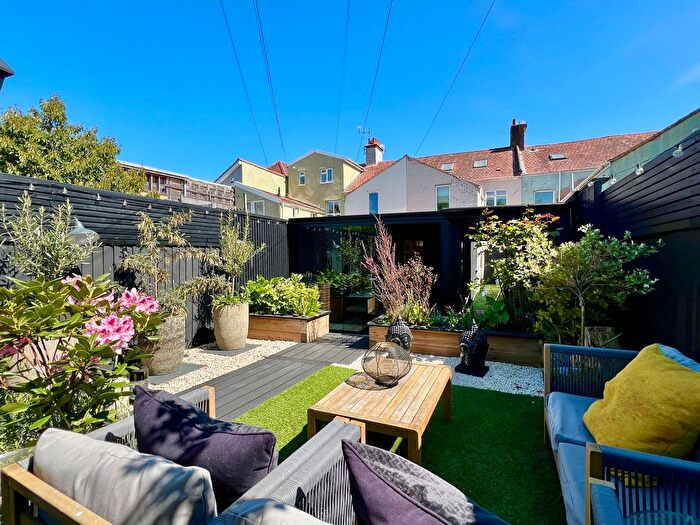 1 Bedroom Flat For Sale In Mansfield Road, Taunton, TA1