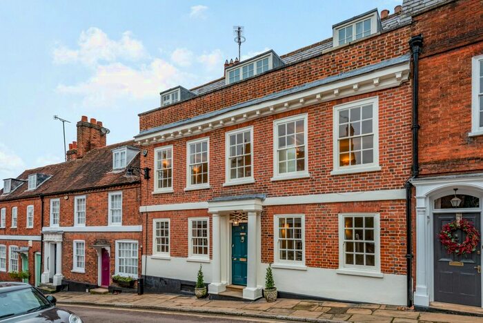 5 Bedroom Detached House To Rent In Fore Street, Hatfield, Hertfordshire AL9