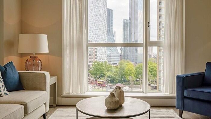 2 Bedroom Flat To Rent In Circus Apartments, Canary Wharf, E14