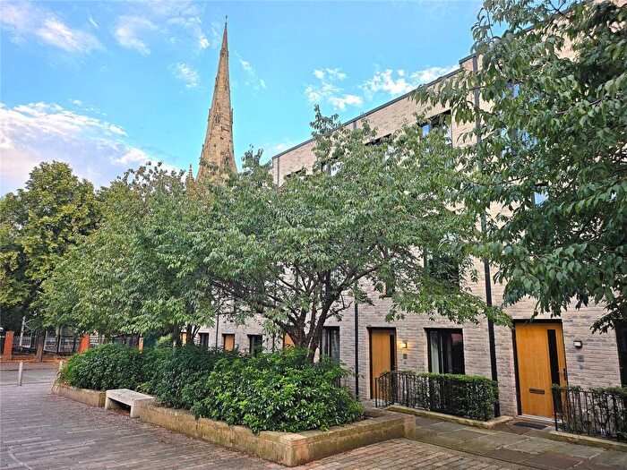 3 Bedroom Town House For Sale In St. Philips Square, Salford, Greater Manchester, M3