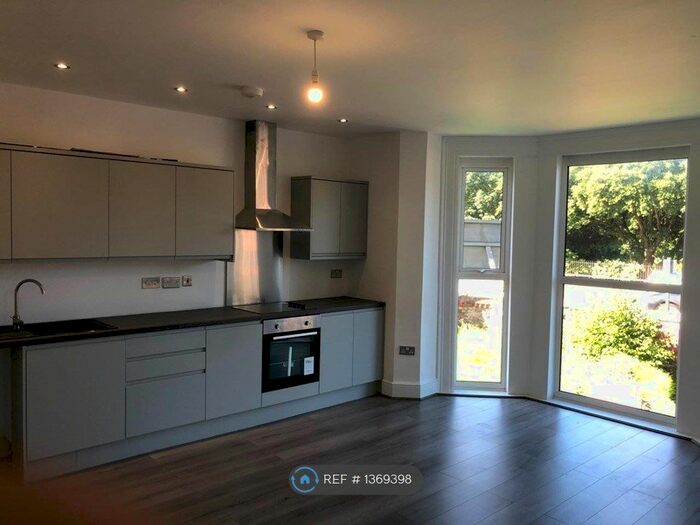 Studio To Rent In Crosby Road South, Liverpool, L21