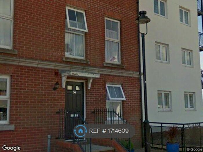 4 Bedroom End Of Terrace House To Rent In Fairlight Court, Littlehampton, BN17