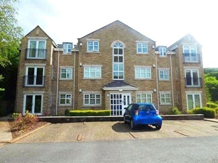 2 Bedroom Flat To Rent In Grange Heights, Helmshore, Rossendale, Lancs, BB4
