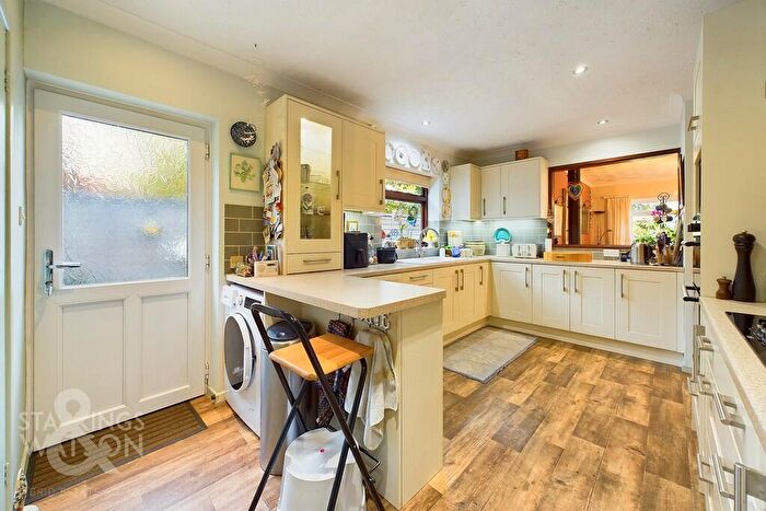 4 Bedroom Detached Bungalow For Sale In Low Lane, Rockland All Saints, Attleborough, NR17