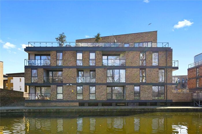 2 Bedroom Flat To Rent In Vermilion Apartments, Gunmakers Lane, Bow, London, E3