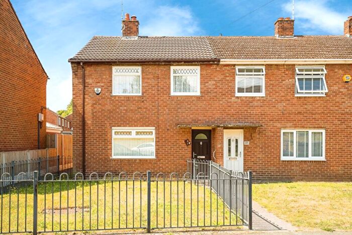 3 Bedroom End Of Terrace House For Sale In Montgomery Road, Wrexham, LL13