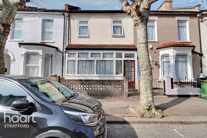 3 Bedroom Terraced House For Sale In Warwick Road, Stratford, E15