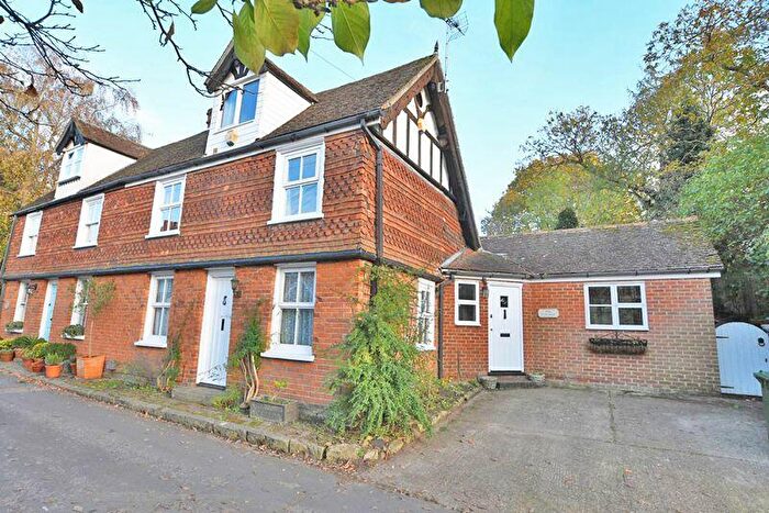 3 Bedroom Semi-Detached House For Sale In Sutton Street, Maidstone, ME14