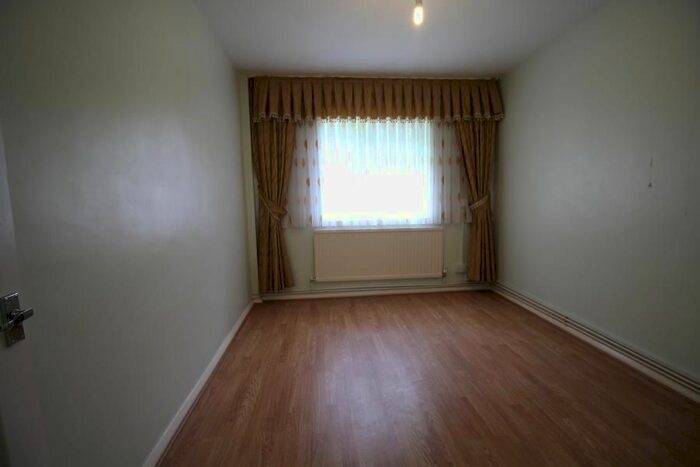 1 Bedroom Flat To Rent In The Weymarks, Weir Hall Road, London, N17