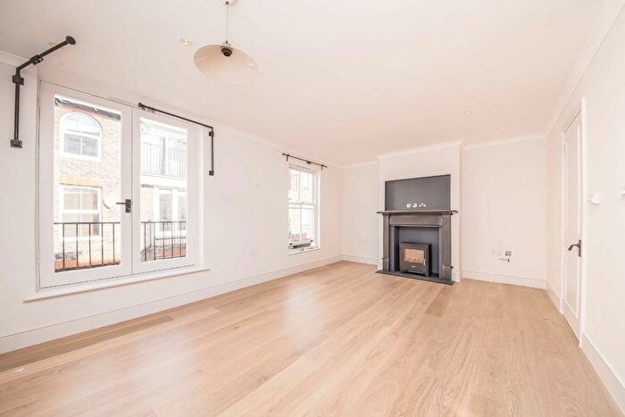 3 Bedroom Property To Rent In Elgin Mews North, London, W9