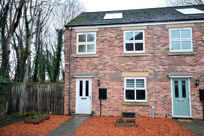 3 Bedroom End Of Terrace House To Rent In Walcher Grove, Gateshead, NE8
