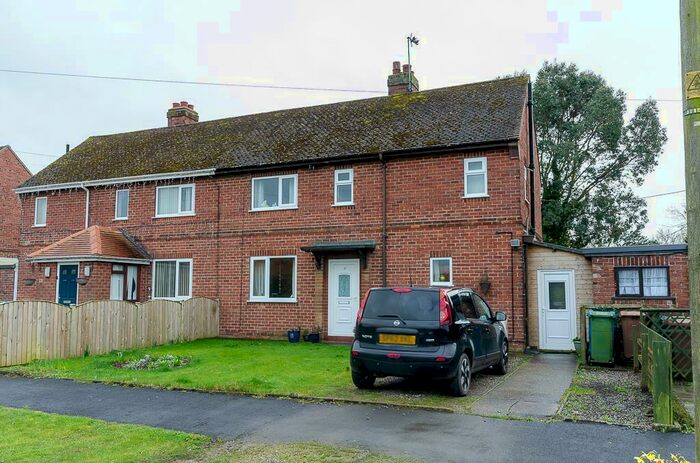 3 Bedroom Semi-Detached House For Sale In Westfield, Patrington, HU12