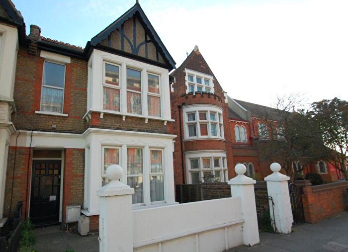 2 Bedroom Flat To Rent In Southchurch Rd - Southend, SS1