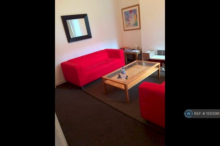 4 Bedroom Terraced House To Rent In Landcross Road, Manchester, M14