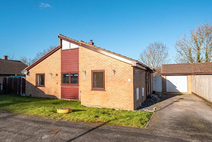 3 Bedroom Detached Bungalow For Sale In Parkview Close, Andover, SP10