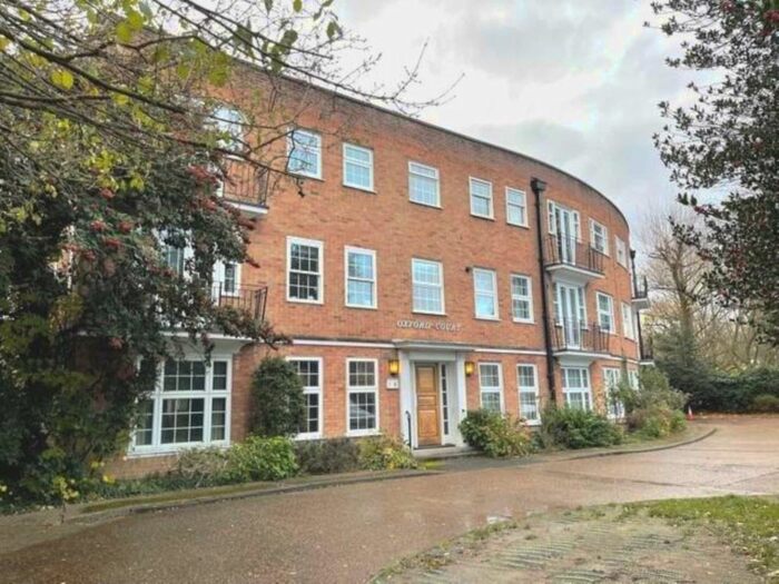 2 Bedroom Flat To Rent In Oxford Court, Ashley Road KT18