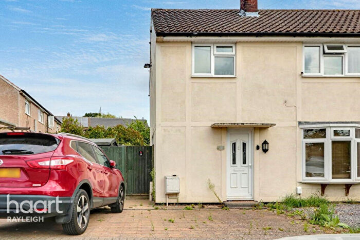 3 Bedroom End Of Terrace House To Rent In Elgar Close, Basildon, SS15