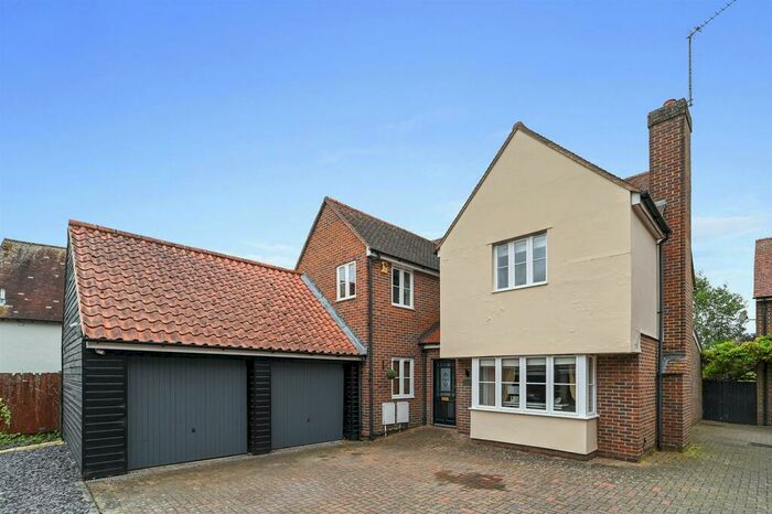4 Bedroom Detached House To Rent In Canterbury Grange, Bocking, Braintree, CM7