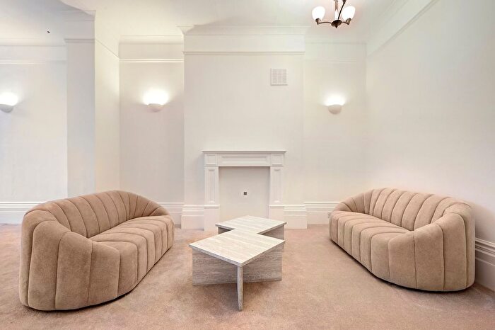 1 Bedroom Flat To Rent In Finborough Road, London, SW10