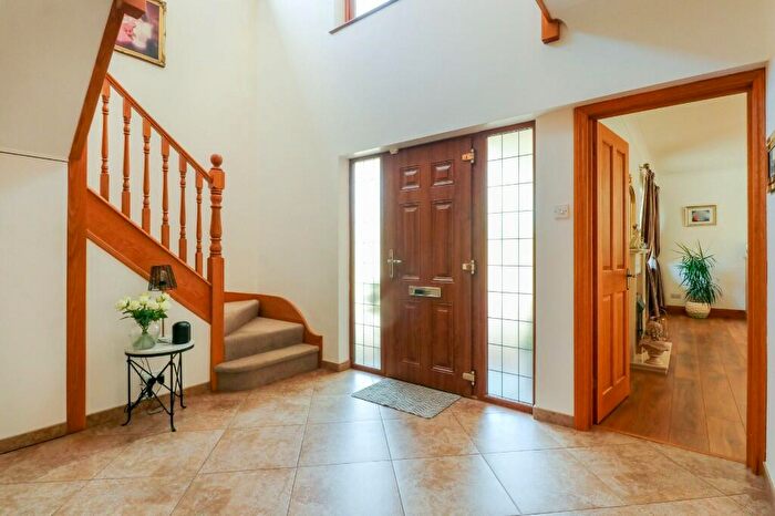 5 Bedroom Detached House For Sale In High Road, Broxbourne, Hertfordshire, EN10