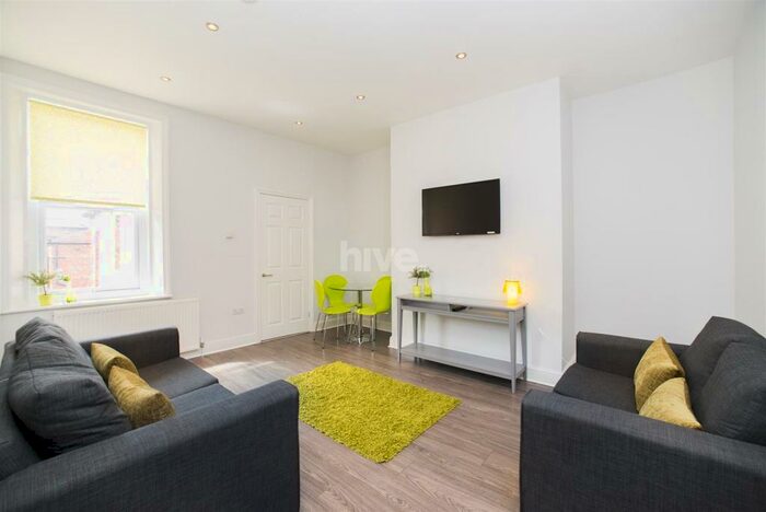 3 Bedroom Flat To Rent In Hazelwood Avenue, Jesmond, Newcastle Upon Tyne, NE2