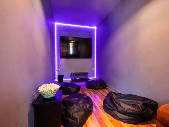 6 Bedroom House To Rent In Salisbury Road, Canterbury, Kent, CT2