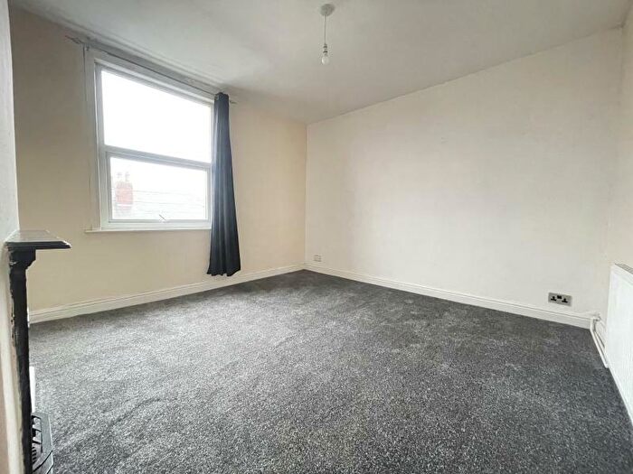 4 Bedroom Terraced House To Rent In Aston View, Leeds, LS13