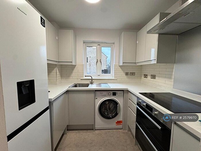 1 Bedroom Flat To Rent In Hanstone Close, Cirencester, GL7