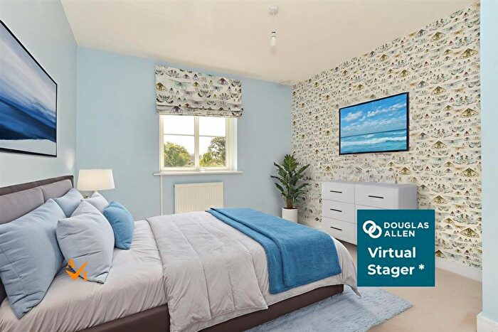 5 Bedroom Detached House For Sale In Buckingham Road, Epping, Essex, CM16