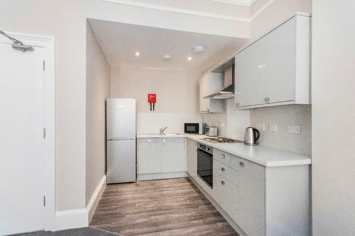 2 Bedroom Flat To Rent In Mertoun Place, Polwarth, Edinburgh, EH11