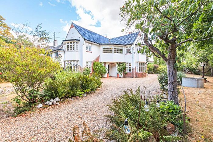 4 Bedroom Detached House For Sale In Distinctive S Detached Character Home In South Wootton, PE30