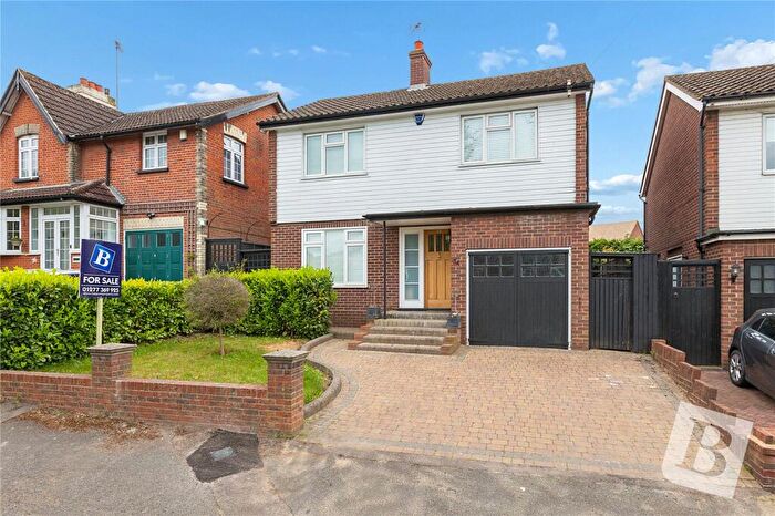 3 Bedroom Detached House For Sale In Coopers Hill, Ongar, Essex, CM5