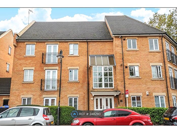 2 Bedroom Flat To Rent In Newent Close, London, SE15