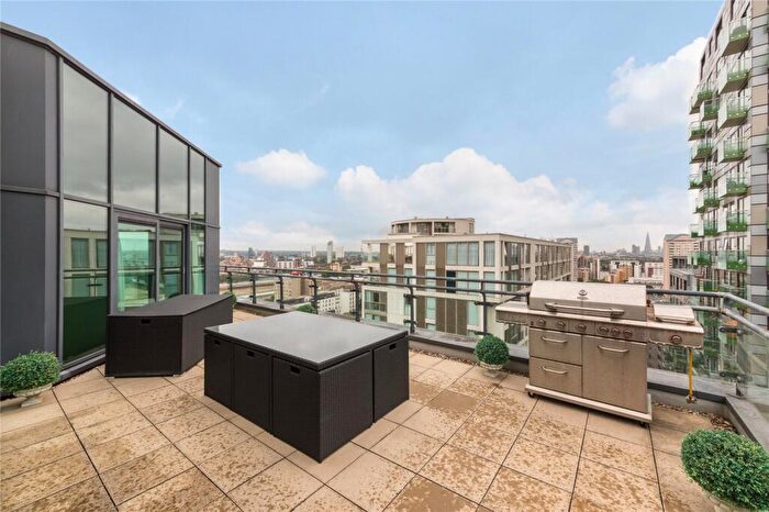 4 Bedroom Flat To Rent In Millharbour, Millwall, E14