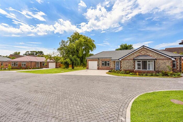 3 Bedroom Detached Bungalow For Sale In Linwood Park, Arundel, BN18