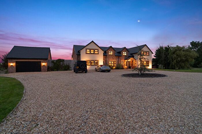 5 Bedroom Detached House For Sale In Shard Lane, Hambleton, FY6