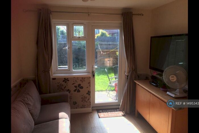 1 Bedroom Flat To Rent In Bordon, Bordon, GU35