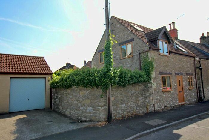 3 Bedroom Detached House To Rent In Alexandra Road, Frome, BA11