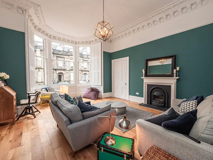 4 Bedroom Flat To Rent In Coates Gardens, Edinburgh, EH12