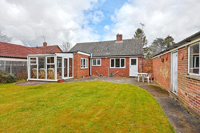 2 Bedroom Detached Bungalow For Sale In Moorfield Road, Duxford, CB22