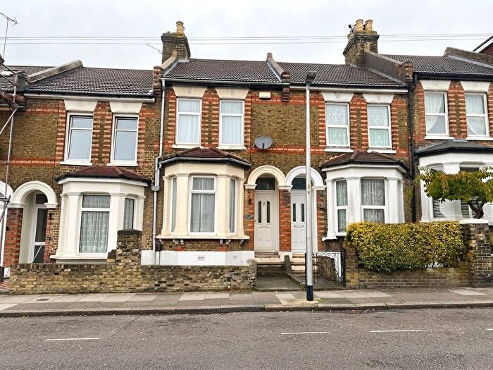 3 Bedroom Terraced House For Sale In Prospect Avenue, Frindsbury, Kent, ME2