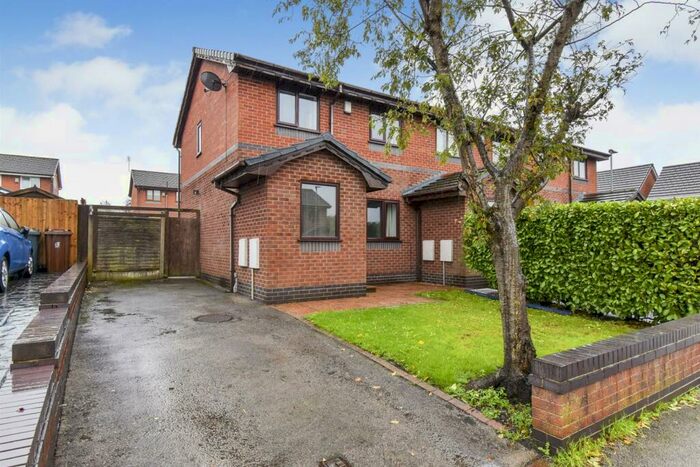 3 Bedroom Semi-Detached House To Rent In Factory Street, Tyldesley, Manchester, M29