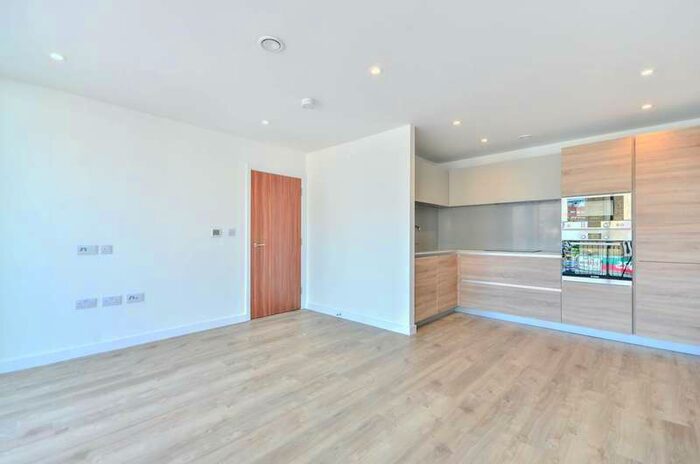 1 Bedroom Flat To Rent In Tooting High Street, Tooting, SW17