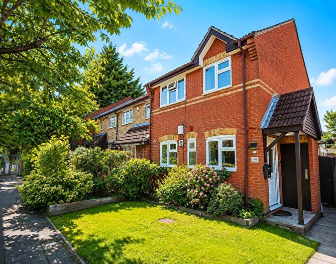 4 Bedroom End Of Terrace House For Sale In Lowdell Close, West Drayton, UB7