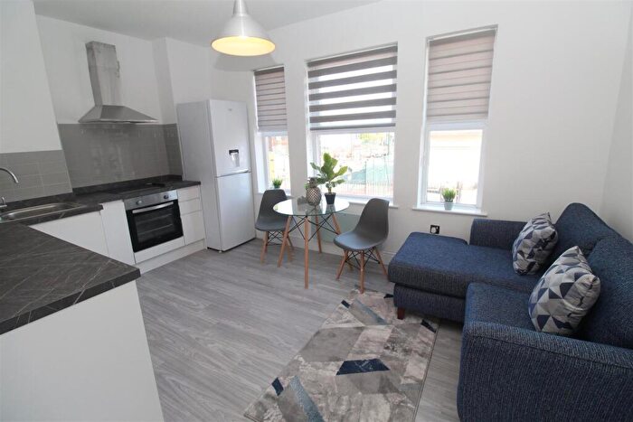 2 Bedroom Flat To Rent In Keppoch Street, Roath, Cardiff, CF24