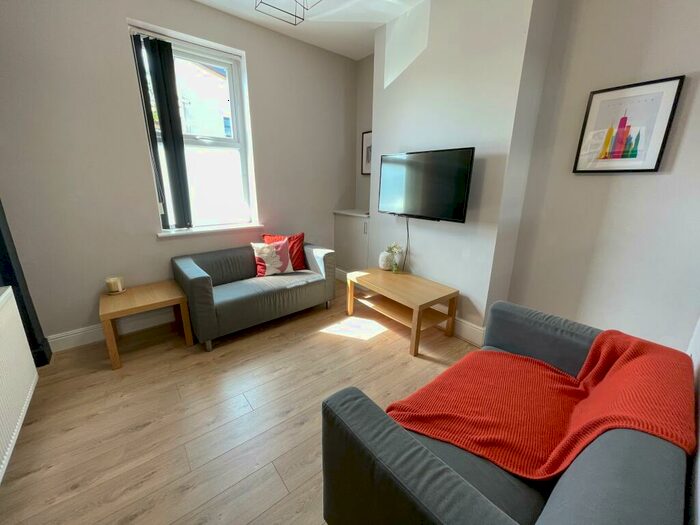 4 Bedroom Terraced House To Rent In Wedgewood Street, L7