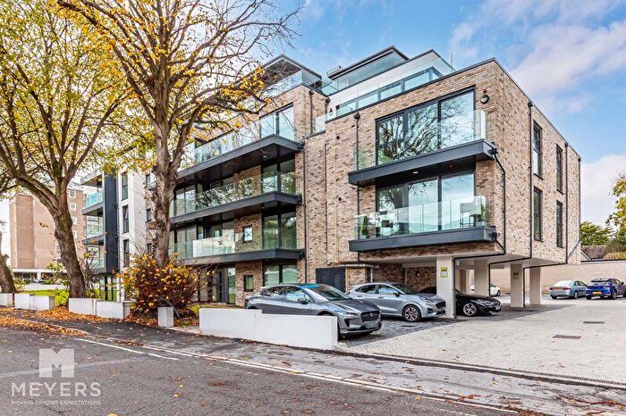 2 Bedroom Flat For Sale In Reef Manor, Wollstonecraft Road, Bournemouth, BH5