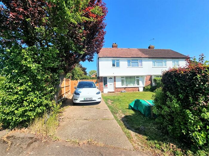 3 Bedroom Terraced House To Rent In Queenhythe Road, GU4
