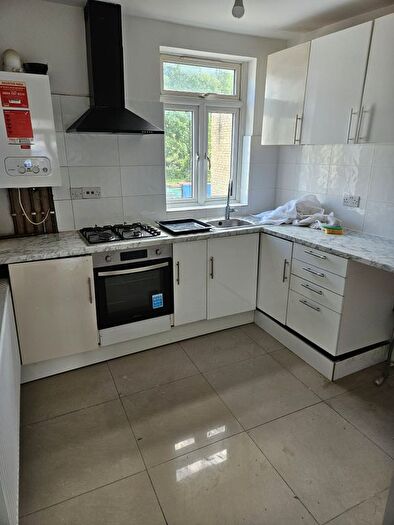 2 Bedroom Flat To Rent In Hertford Road, Enfield, EN3